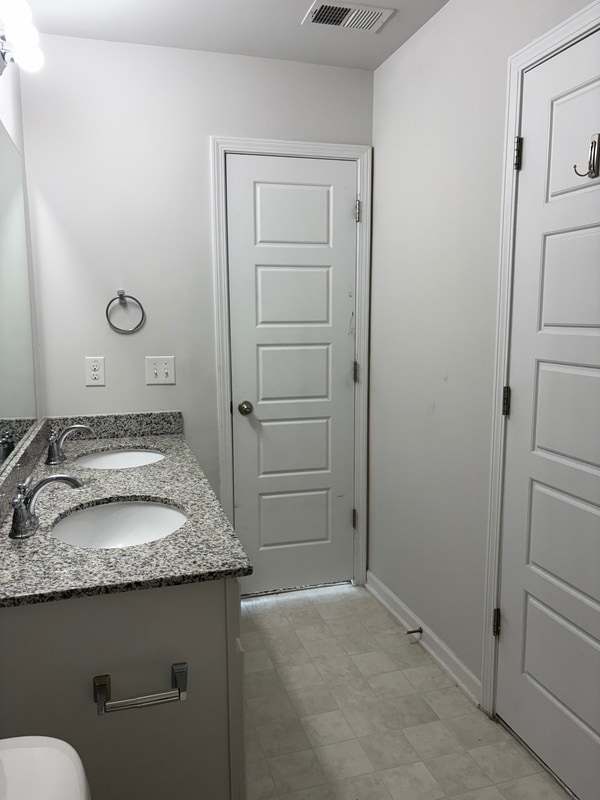 Building Photo - 407 Lakemont Dr