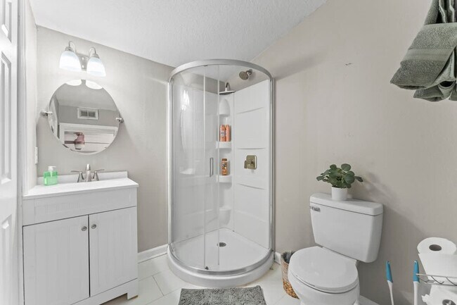 Building Photo - 4860 Riverdale Rd