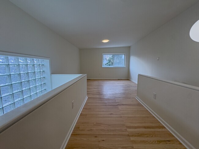 Building Photo - 2036 Wallace St