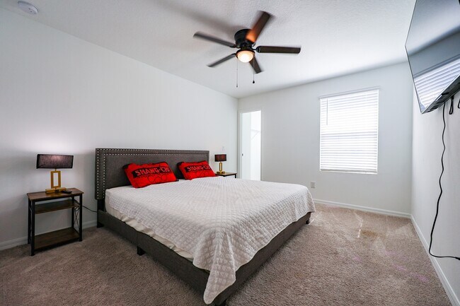 Building Photo - 2318 Lancashire St