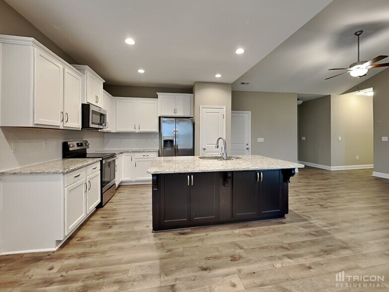 Building Photo - 135 Carissa Dr