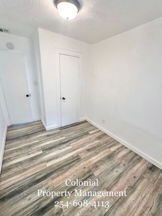 Building Photo - AVAILABLE NOW! (SECTION 8 ACCEPTED)