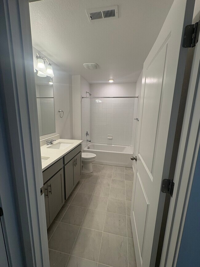 Building Photo - 4754 Hatcher Dr