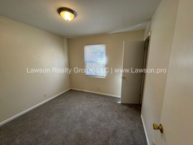 Building Photo - 954 Floyd Ave SW
