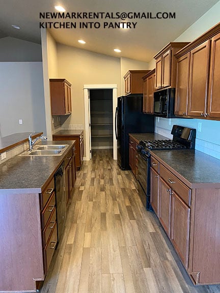 Building Photo - 1640 SW Panorama Dr