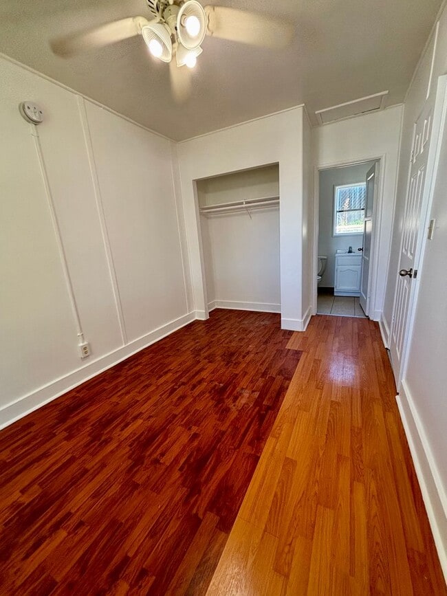 Interior Photo - Foothill, 7529 &amp; Helendale