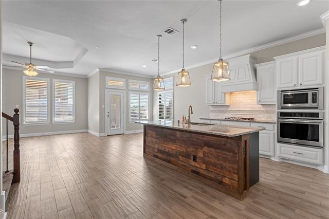 Building Photo - 1001 Berry St