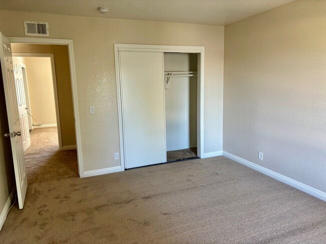 Building Photo - 5640 Riverside Dr