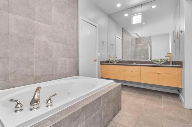 Building Photo - 4339 O'Reilly