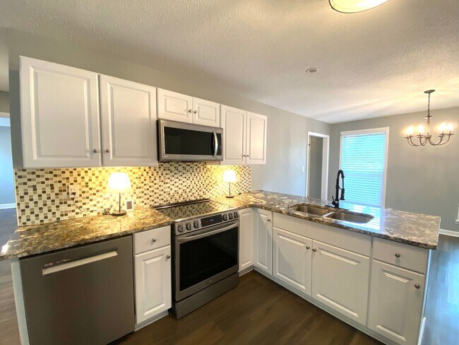 Building Photo - 1103 Rosebrook Dr