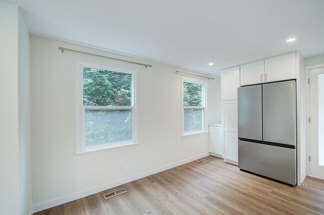 Building Photo - 3bd/1.5ba Seattle House