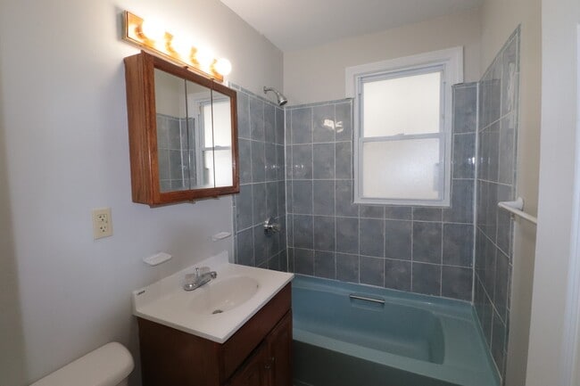 Building Photo - Gorgeous single-family Home