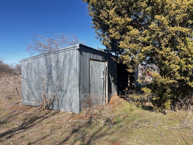 Building Photo - 819 N2964 Rd