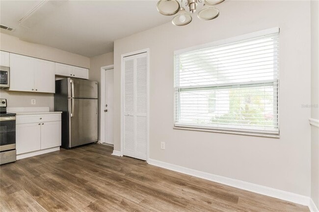 Building Photo - 1517 Colony Ave