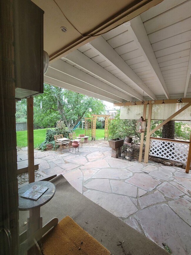Building Photo - Cozy 3 Bedroom Home for Rent on Parkview Blvd