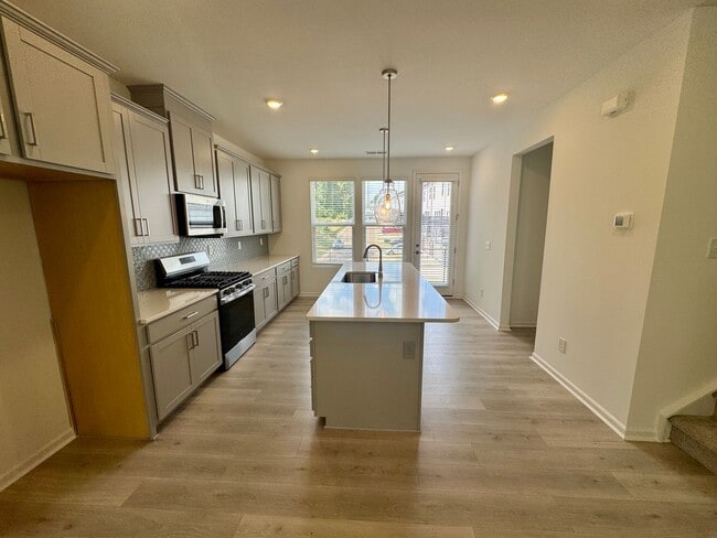 Building Photo - New Construction!  3BR/2.5BA Townhouse