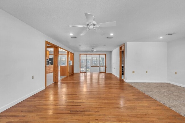 Building Photo - Charming home with large garage & attached...