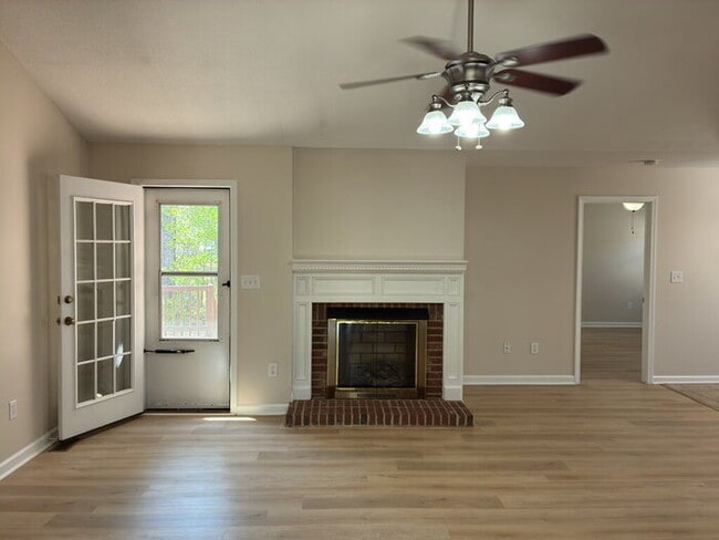 Building Photo - 122 Woodbridge Ct