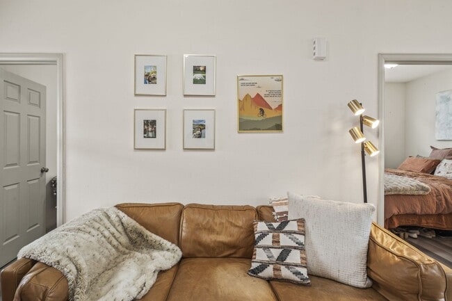 Building Photo - Cute Two Bedroom 1 Bathroom House in North RiNo