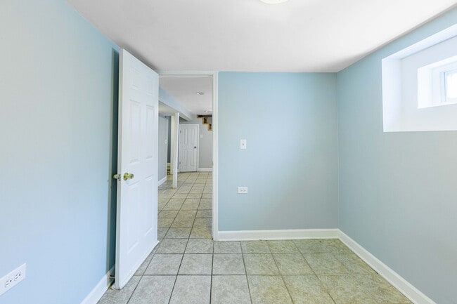 Building Photo - 5557 S Kildare Ave