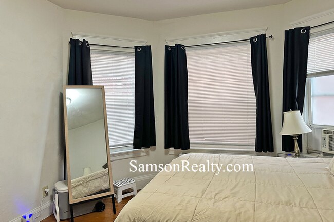 Building Photo - 67 Medway St