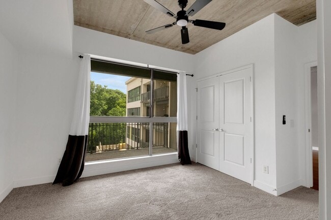 Building Photo - Charming 1BR Condo in Atlanta