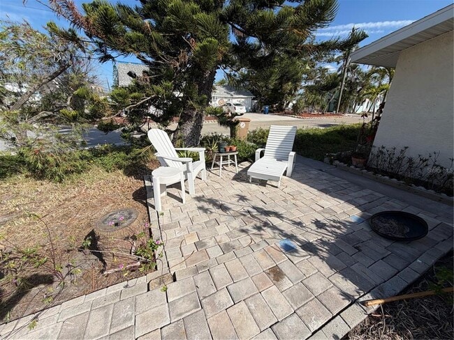 Building Photo - 100 Boca Ciega Dr