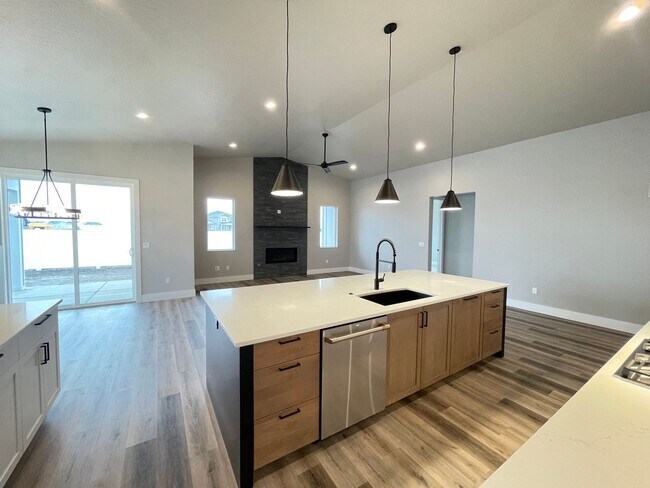 Building Photo - Newer Rathdrum Rancher