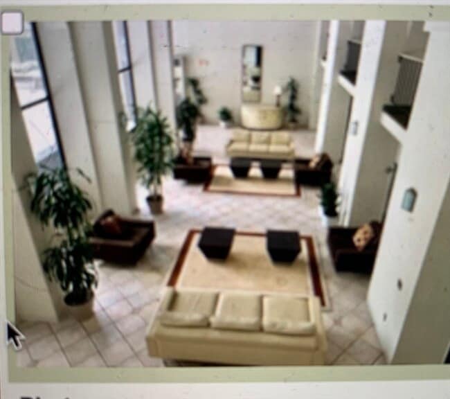 Building Photo - 1731 Beacon St