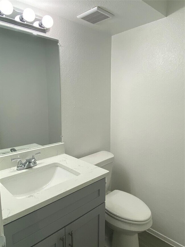 Building Photo - 9511 Aberdeen Way