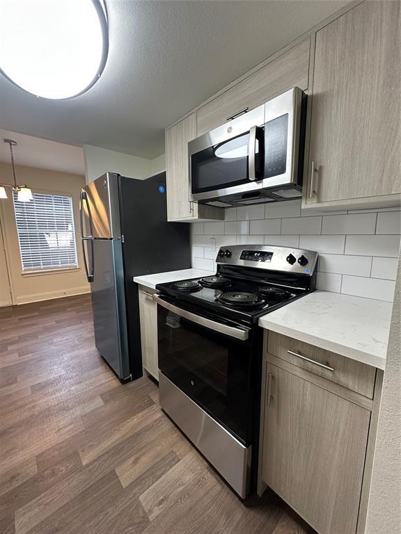 Building Photo - 8003 Woodway Dr