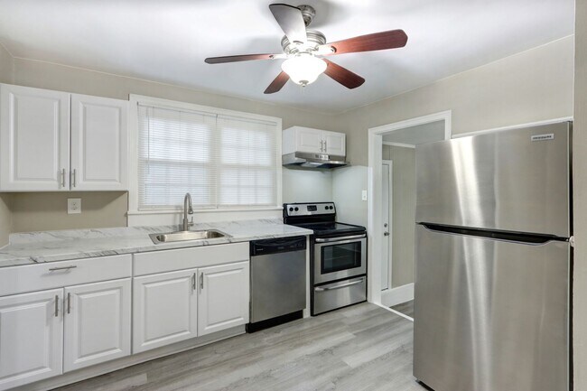 Building Photo - Large 4BR/2BA Ardsley Park House For Rent - Huge Yard