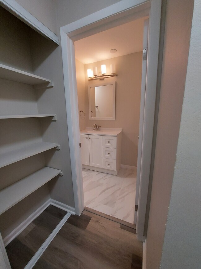 Building Photo - 860 Winesap Ct