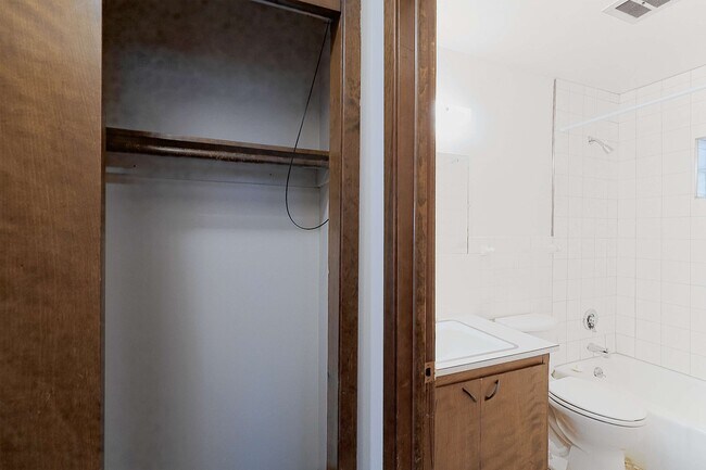 Building Photo - 4611 Cooper Ave