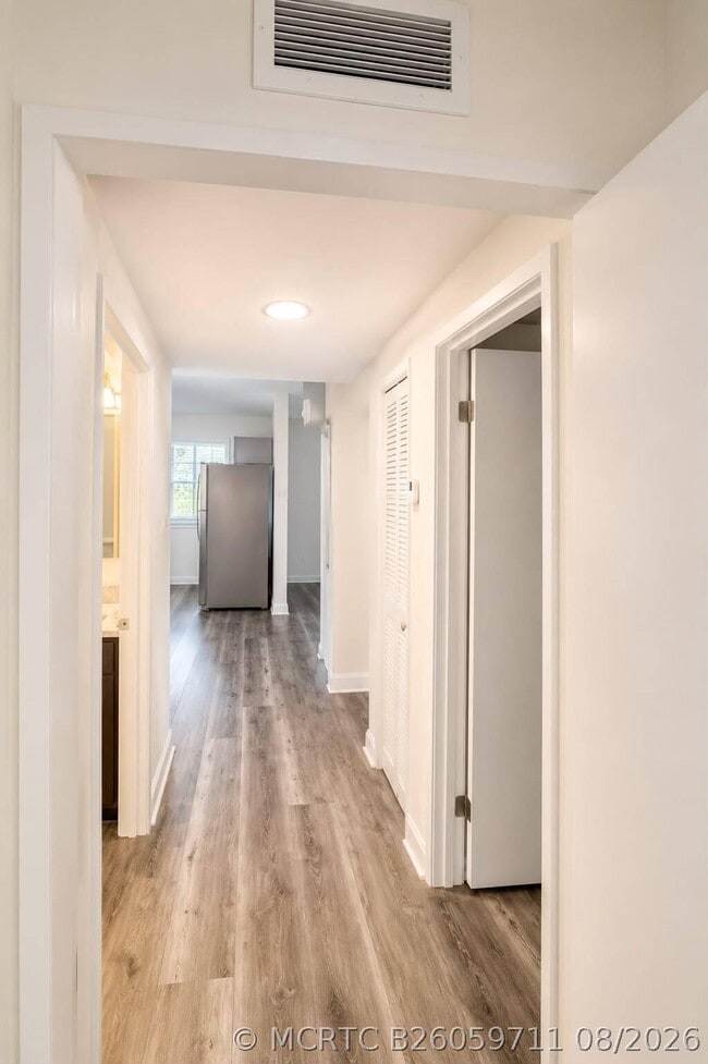 Building Photo - 700 Nottingham Cir