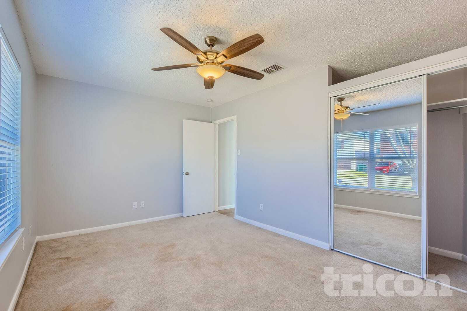 Building Photo - 1204 Crabtree Ct