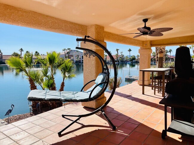 Building Photo - Fully Furnished Lakefront Short-Term Renta...