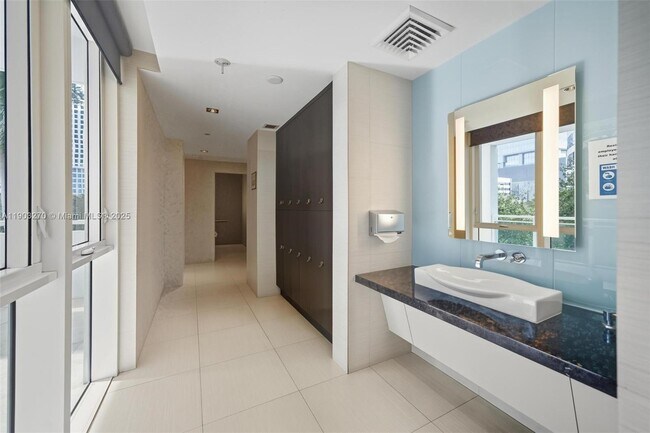 Building Photo - 951 Brickell Ave