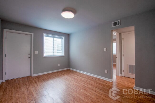 Building Photo - 271 Glen Iris Dr NE