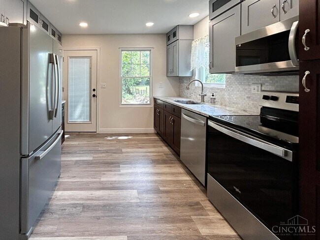 Building Photo - 3289 Van Zandt Dr