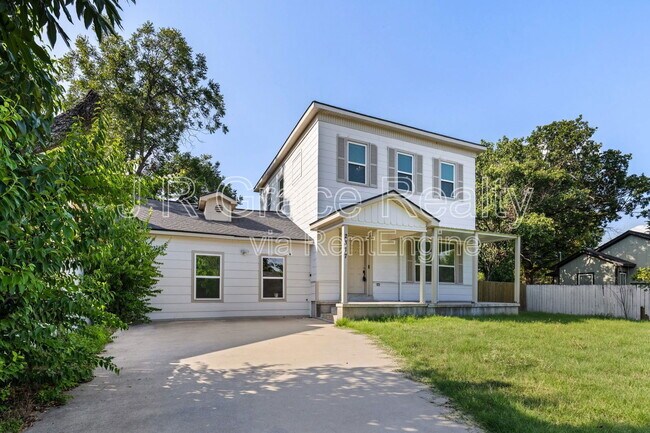 Building Photo - 2317 Maple Ave