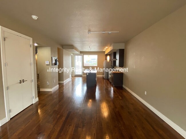 Building Photo - 2620 W Front View Cres Dr