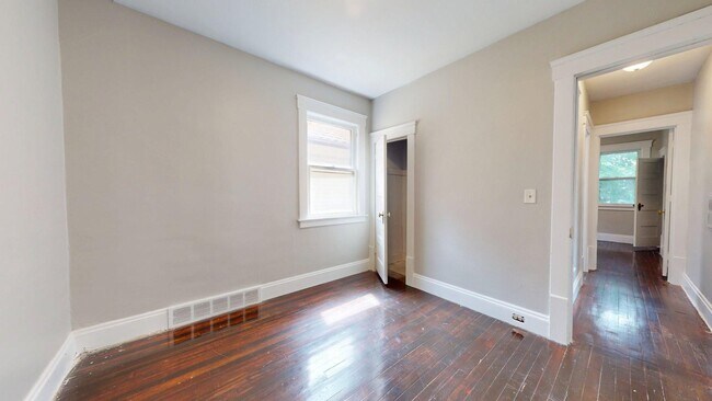 Building Photo - 3001 Denison Ave
