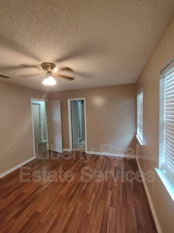 Building Photo - 709 Edgewood Ct