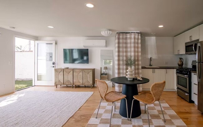 Building Photo - The Costa Beach Bungalow - Entire guesthouse in Malibu, California, United States