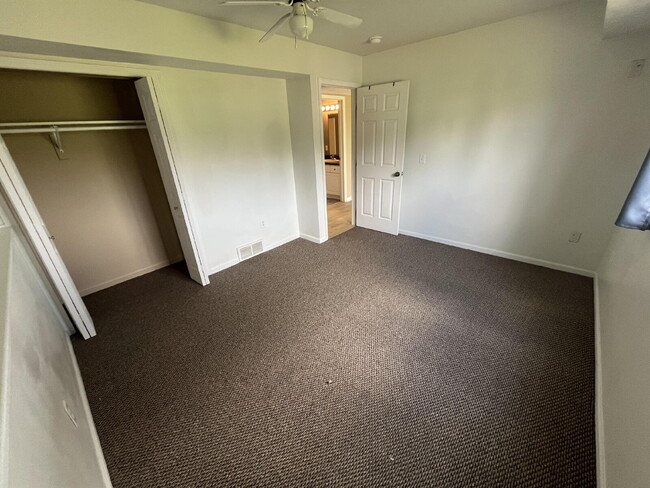Building Photo - Spacious 4-Bedroom, 3-Bathroom House in Ca...