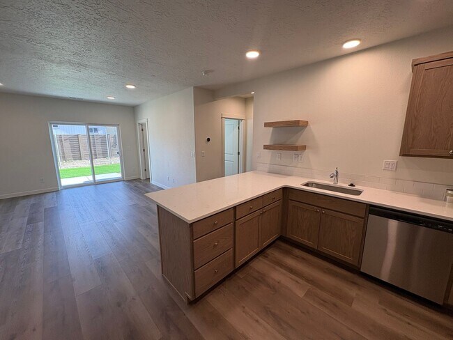 Building Photo - Brand New Stunning 3 Bed/2.5 Bath Townhouse-Old Farm District