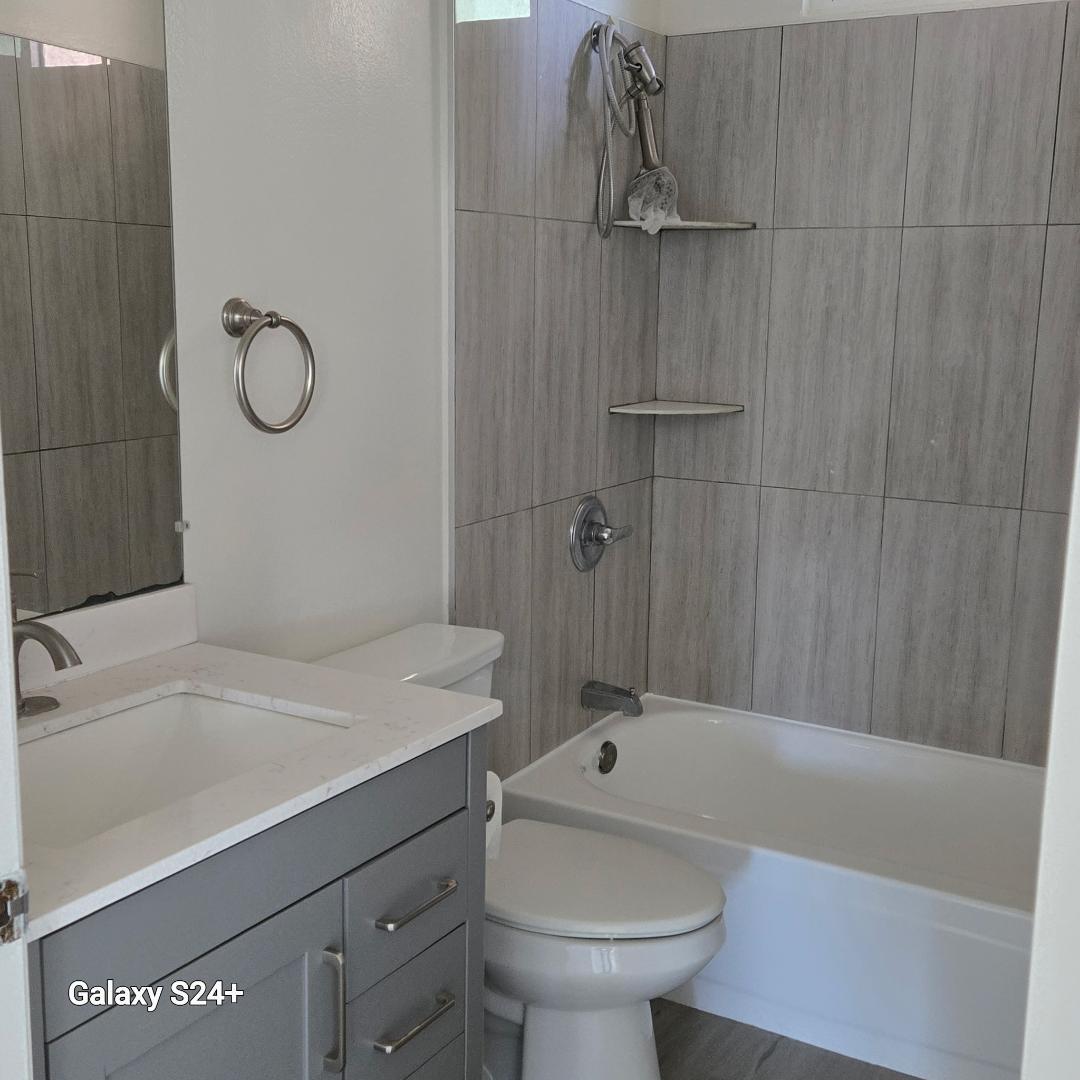 Bathroom - 733 N Hill Pl