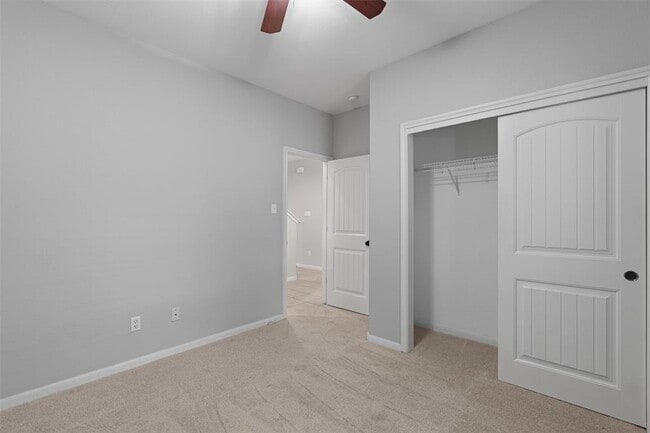 Building Photo - 2240 Independence Dr