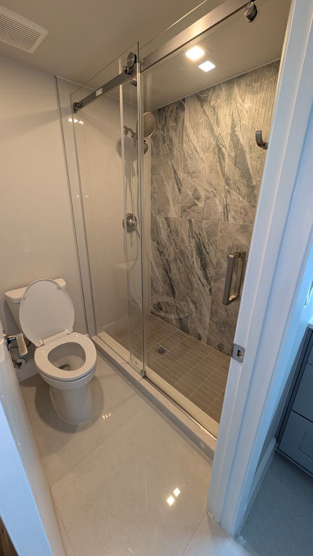 Building Photo - Complete remodeled 2 bedrooms 2 baths with balcony